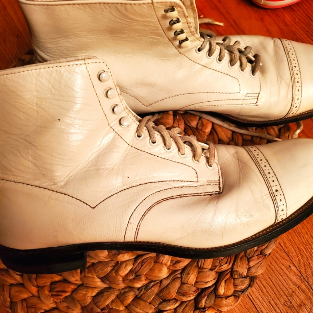 Stacy Adams unique pair off white